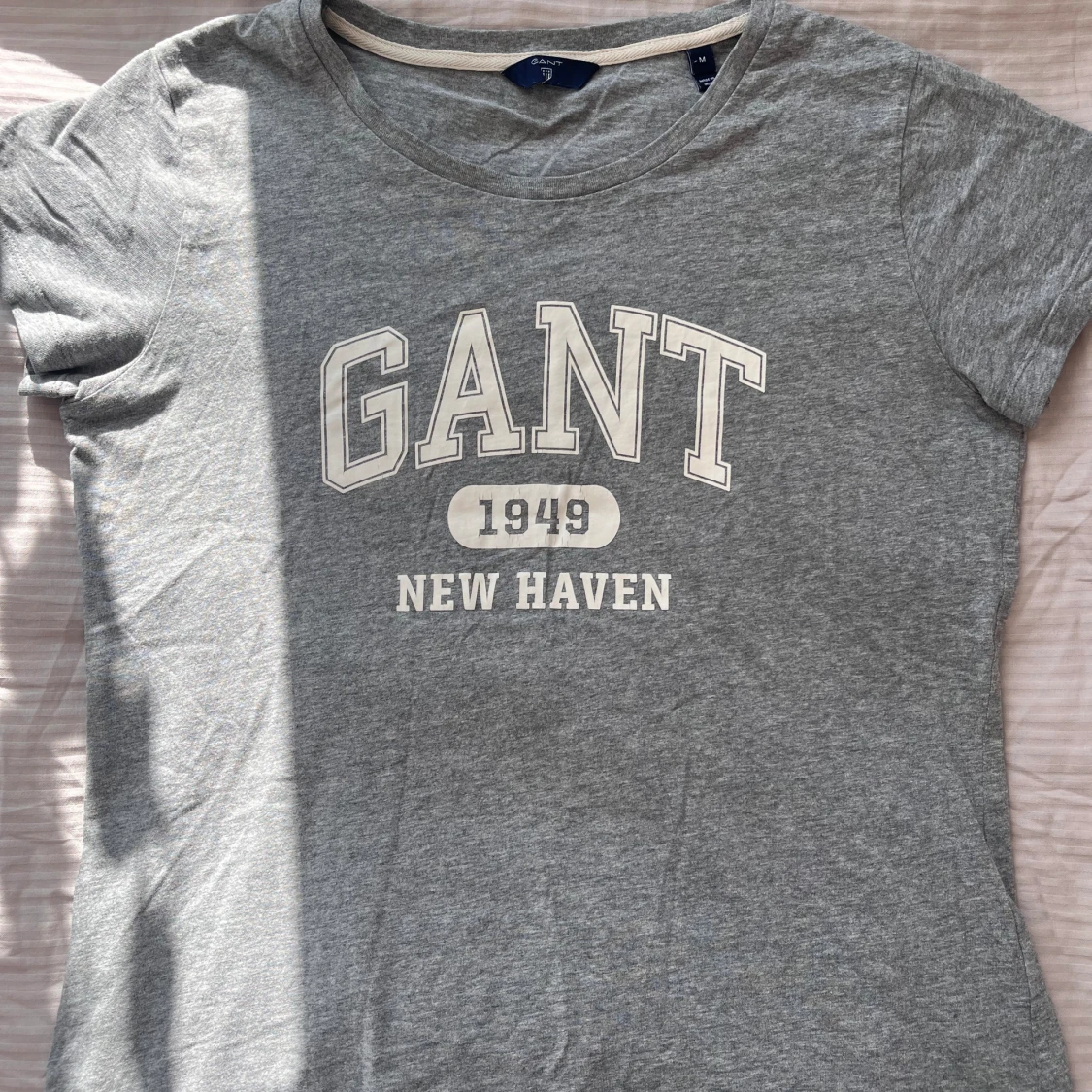Grå T-shirt Gant - 90