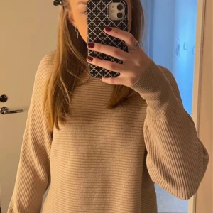 Tröja only  - Superfin tröja från only  Strl S Använd få gånger 