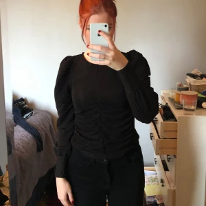 Svart tröja - Svart tröja i fint skick