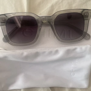 Chimi 04 grey  - Säljer mina chimi 04 grey Knappt använda så de är i nyskick 