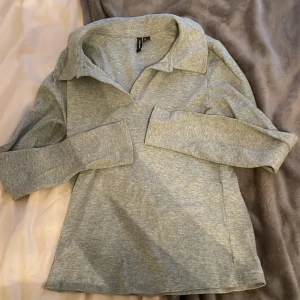 Tröja - Oanvänd tröja, köpt på vero moda i storlek S💕