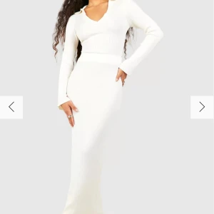 Klänning petite - Petite klänning passar någon som är 158-165. Ny med prislapp.