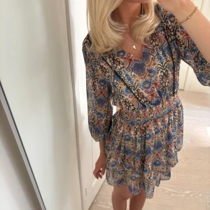 Zara Klänning  - Superfin klänning från zara, slutsåld på hemsidan💕 använd en gång