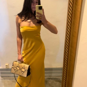Meshki Sydney dress - Använd 1 gång, nyskick 