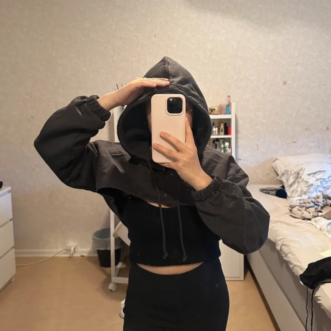 Grå cropped hoodie - weekday - 91