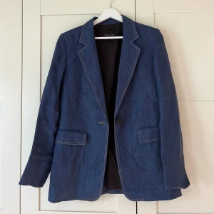 Massimo Dutti kavaj - Aldrig använd Denim inspirerat linne kavaj Lite oversized