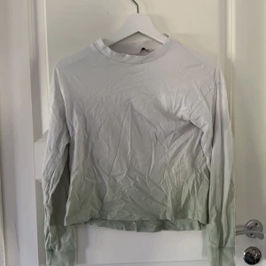 Söt tröja❤️ - Använd fåtal gånger!❤️ jätte fint skick ❤️