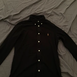 Ralph lauren skjorta  - Skjorta som också borde passa storlek S