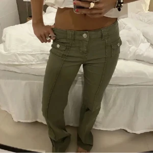 Gröna hm jeans - Säljer nu mina fina jeans från hm då de inte används eller passar 💕 