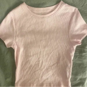 Rosa topp💘 - Superfin rosa topp som sitter jätte fint!💘