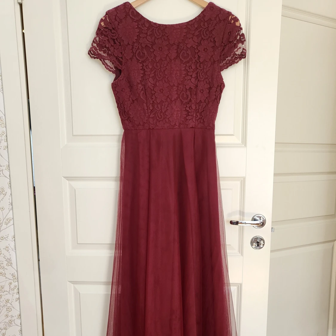 Vinröd balklänning