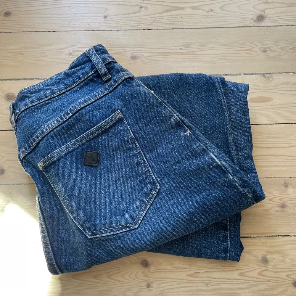 Abrand jeans som är sparsamt använda . Jeans & Byxor.