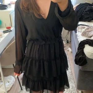 Svart klänning - Sparsamt använd, inga defekter 🖤 har  inte tillgång till fler bilder just nu då det är min syster som säljer 
