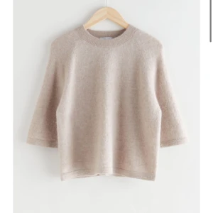 Stickad tröja från order stories  - Säljer då den inte används längre i storlekS