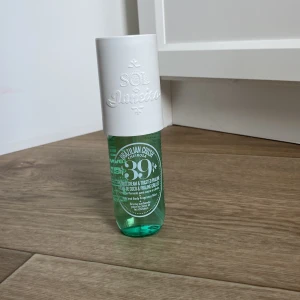 Sol De Janeiro 39 - Sol De Janeiro 39 body mist 90 ml. Den här säljs inte längre i butik. Knappt andvänd(andvänd 2 ggr) säljer pga att jag har en liknande parfym. Pris:300kr+frakt