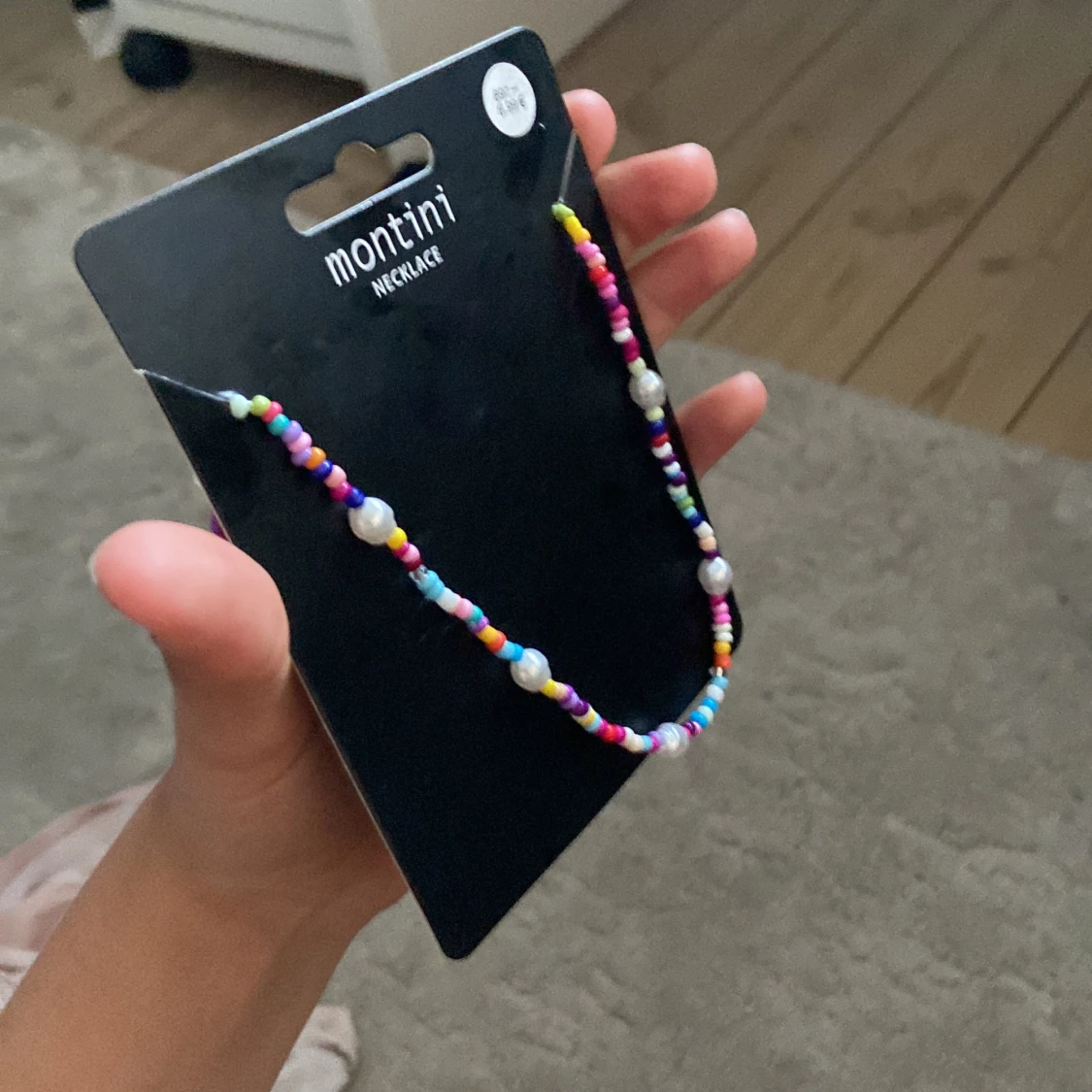 Ett fint halsband som passar till sommaren  - 91