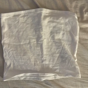 Topp  - Topp från hm. Endast tvättad. Xs 