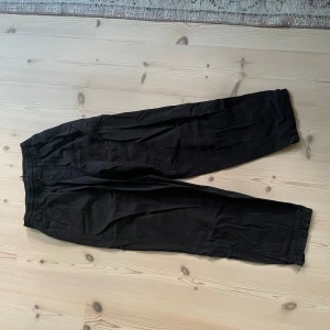 Polar surf pants - Baggy byxor från polar. Luftiga och bekväma. Inget tydligt slitage Nypris 700