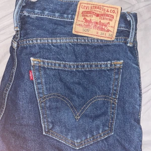 Levis jeans  - Säljer mina Levis straightfit jeans. De är i en fin skick i storlek W34 L34. Pris kan diskuteras.