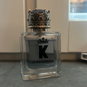 DOLCE GABBANA K EDP - En mycket fräsch doft av Dolce Gabbana, perfekt nu för sommaren, använd några gånger, 50ml (org.pris 1020)