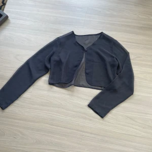 Bolero  - Säljer denna supersöta kofta/bolero