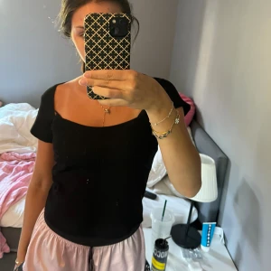 Stickad tshirt - Endast använd några gånger☺️