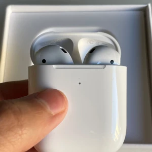 Hörlurar - Helt nya hörlurar kontakta innan du köper för mer information