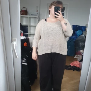 Stickad långärmad - Passar upp till runt XL