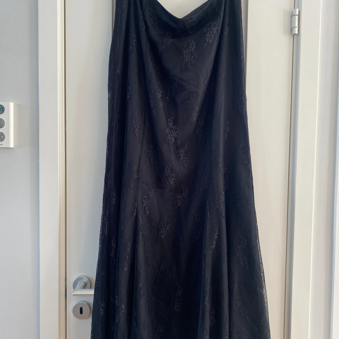 Svart långkjol med spets i strl 44 från Vera Mon - 91