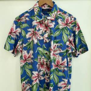 | Polo Ralph Lauren | Hawaii Piké | Medium | Aldrig använd, skick 10/10 | Nypris: 1199