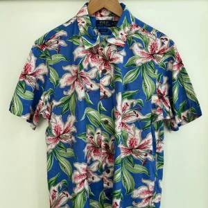 Polo Ralph Lauren Hawaii Piké  - | Polo Ralph Lauren | Hawaii Piké | Medium | Aldrig använd, skick 10/10 | Nypris: 1199
