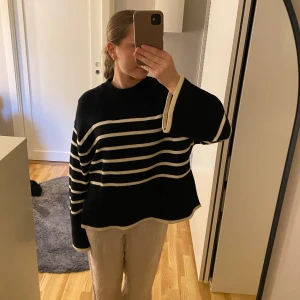 Tröja från Gina Tricot  - Använd ca 5 gånger. Inga tecken på användning. Säljer då den inte använda längre