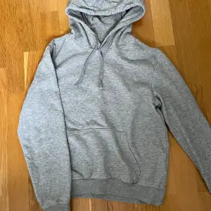 Grå hoodie från HM