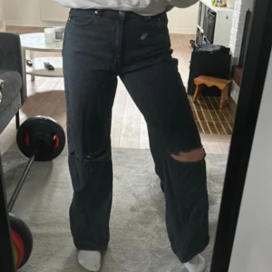 Bershka Jeans - Svarta jeans, Såå fina och snygg passform! 💓
