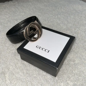 Gucci bälte  - Mycket fint Gucci bälte, används inte och därför det säljs. Hör av er för frågor eller annat💯