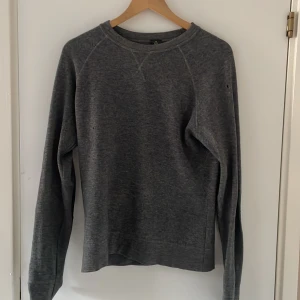 Dondup Kashmir tröja - En extremt fin Dondup Kashmir tröja storlek M men passar även S. Priset går att diskutera. Om du har några frågor eller funderingar är det bara att fråga