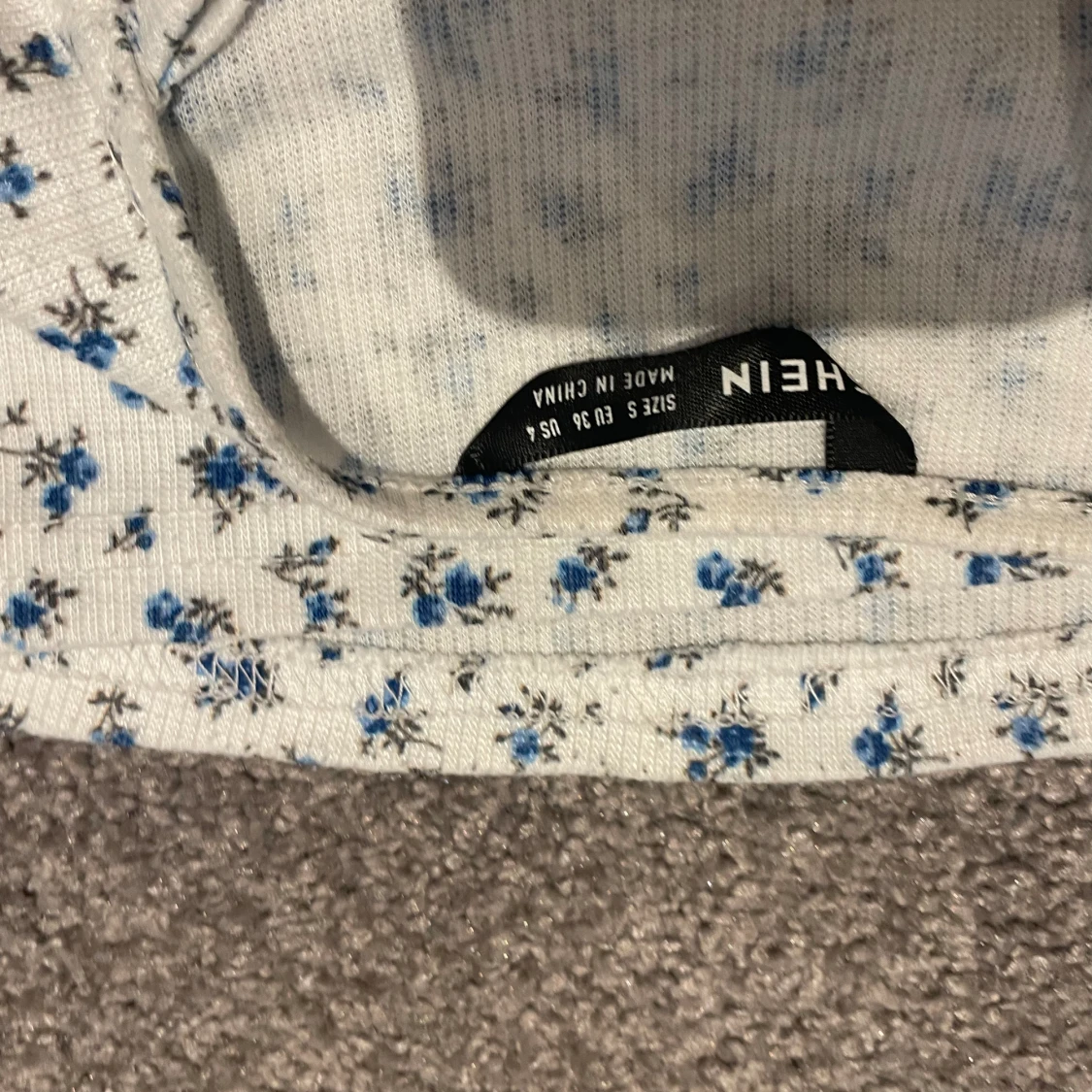 Topp blommig spets - 91