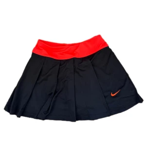 Tennis kjol - Mycket bra skick Använt 1 gång