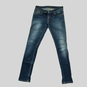 Säljer dessa jeans i från de svenska märket nudie. Vid frågor och funderingar skriv gärna! 