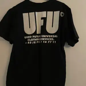 Tshirt från Used Future Universal. Fint skick, använd ett fåtal gånger💗