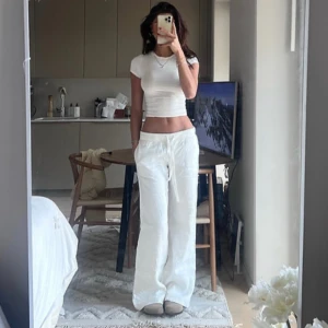 EVERYDAY LINEN PANTS - Fick precis hem dom, är lite osäker om jag ska behålla eller ej men intressekollar dom ❤️