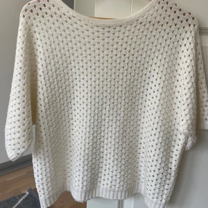 Stickad tröja - Skriv vid frågor, säljer en likadan i svart också💗