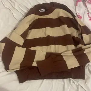 Stripe tröja som bara har används 1 gång