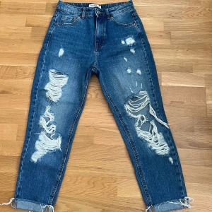 Jeans - Helt nya jeans från pull&bear i storlek 34. 