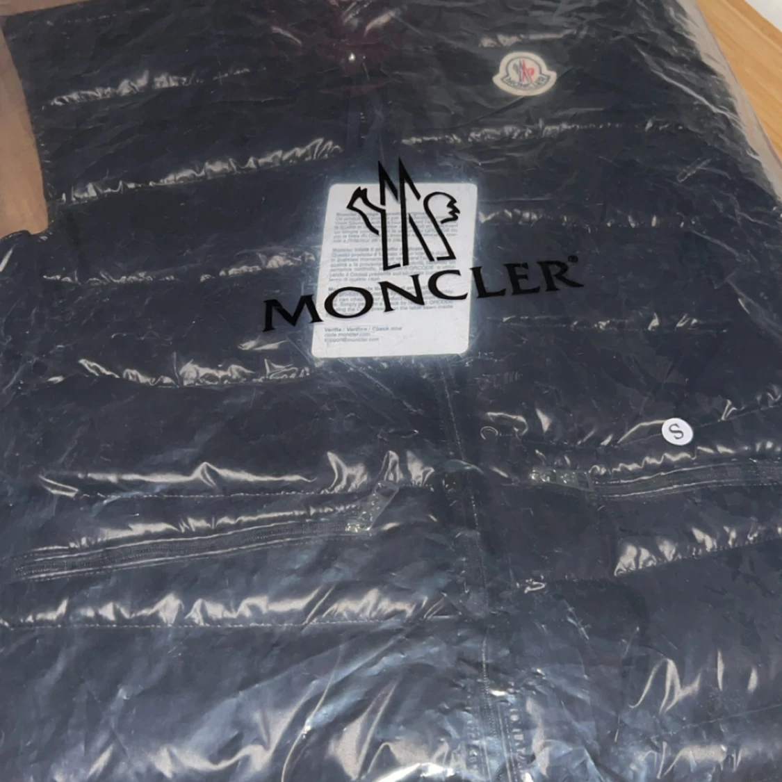 GUI Moncler väst - 90