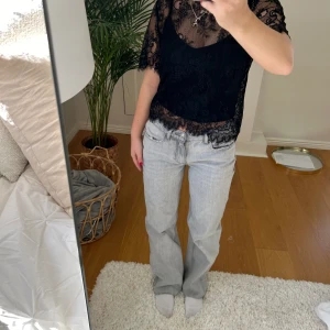 Lowwaist jeans - Jättefina slutsålda lowwaist jeans som ej kommer till användning. Uppsydda då jag är 157 cm lång, dock ej helt färdigsydda, men detta syns knappt💗