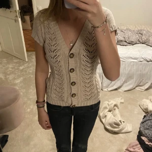 Kofta  - Snygg kofta köpt på Plick jätte bra skick 