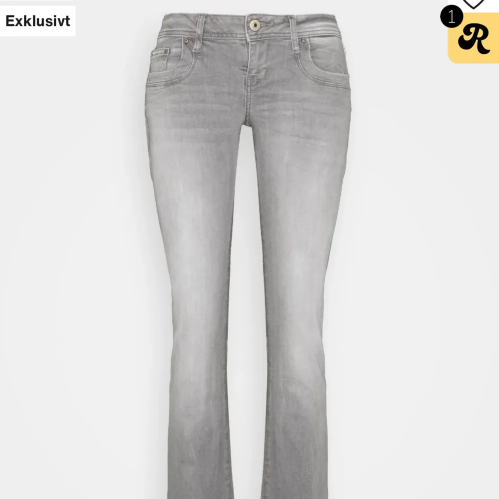 Super fina jeans från Ltb, inga defekter och mycket bra skick💓 strl 28/32, slutsålda och väldigt eftertraktade . Jeans & Byxor.