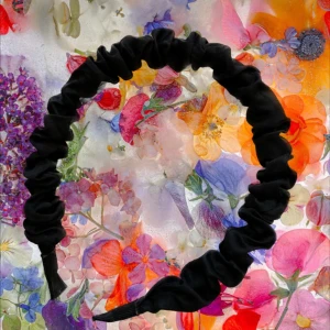 Diadem - Rynkigt diadem i svart färg