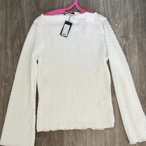 Topp - Super fin topp från lager 157! Aldrig använd endast provad😍stl M 100kr